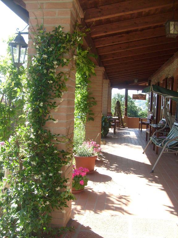 Farm Stay Agriturismo La Borgaccia Baiso Exterior foto
